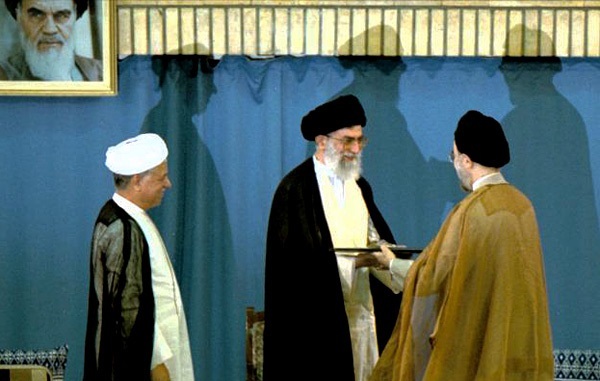 تنفیذ ۸ رئیس جمهور در ۱۳ دوره ریاست جمهوری اسلامی ایران تنفیذ ۸ رئیس جمهور در ۱۳ دوره ریاست جمهوری اسلامی ایران