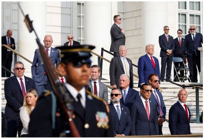 تشدید کارزارهای انتخاباتی در ایالتهای کلیدی؛ هریس از حضور ترامپ در آرلینگتون انتقاد کرد تشدید کارزارهای انتخاباتی در ایالتهای کلیدی؛ هریس از حضور ترامپ در آرلینگتون انتقاد کرد