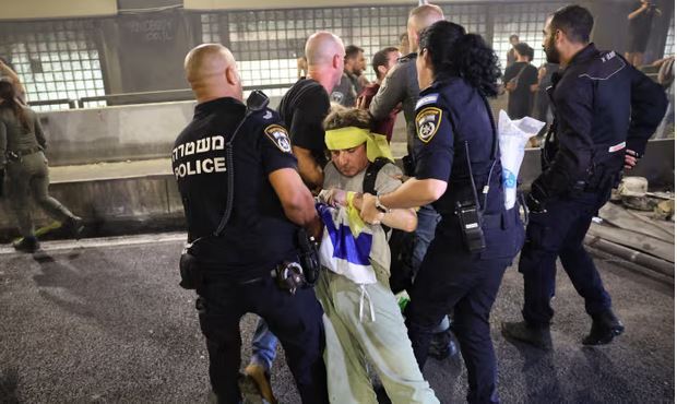 اعتصاب سراسری و تظاهرات در اراضی اشغالی؛ نتانیاهو از بزرگ‌ترین چالش تجات می‌یابد؟