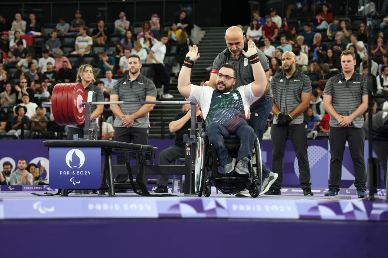 پارالمپیک ۲۰۲۴| روح‌الله رستمی طلای چهارم کاروان ایران را به ارمغان آورد/ صفرزاده به نیمه‌نهایی دو ۲۰۰ متر زنان رسید + جدول مسابقات