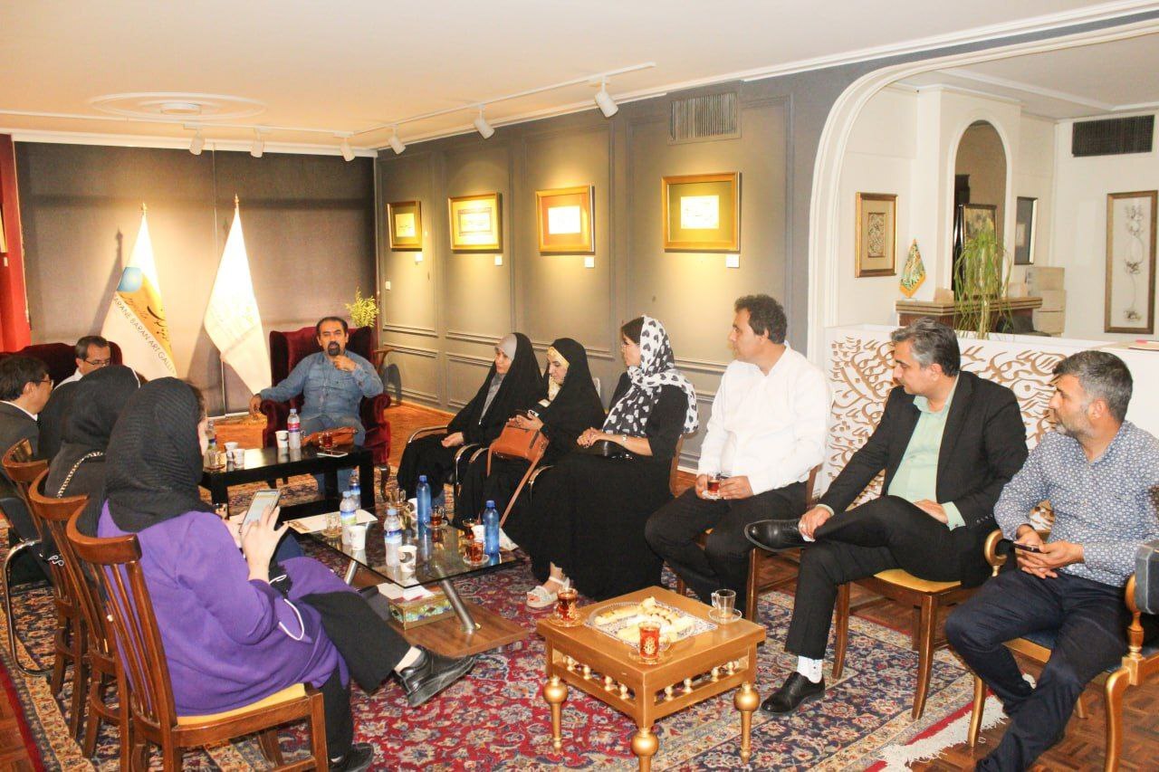 نشست نقد و بررسی نمایشگاه «از نی تا نینوا» در نگارخانه ترانه باران برگزار شد نشست نقد و بررسی نمایشگاه «از نی تا نینوا» در نگارخانه ترانه باران برگزار شد