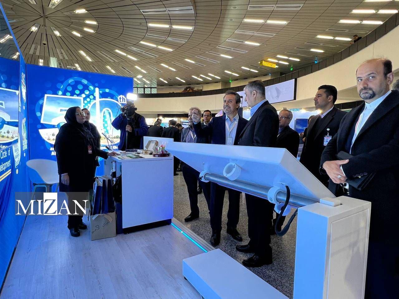 بازدید اسلامی از نمایشگاه سازمان انرژی اتمی در وین