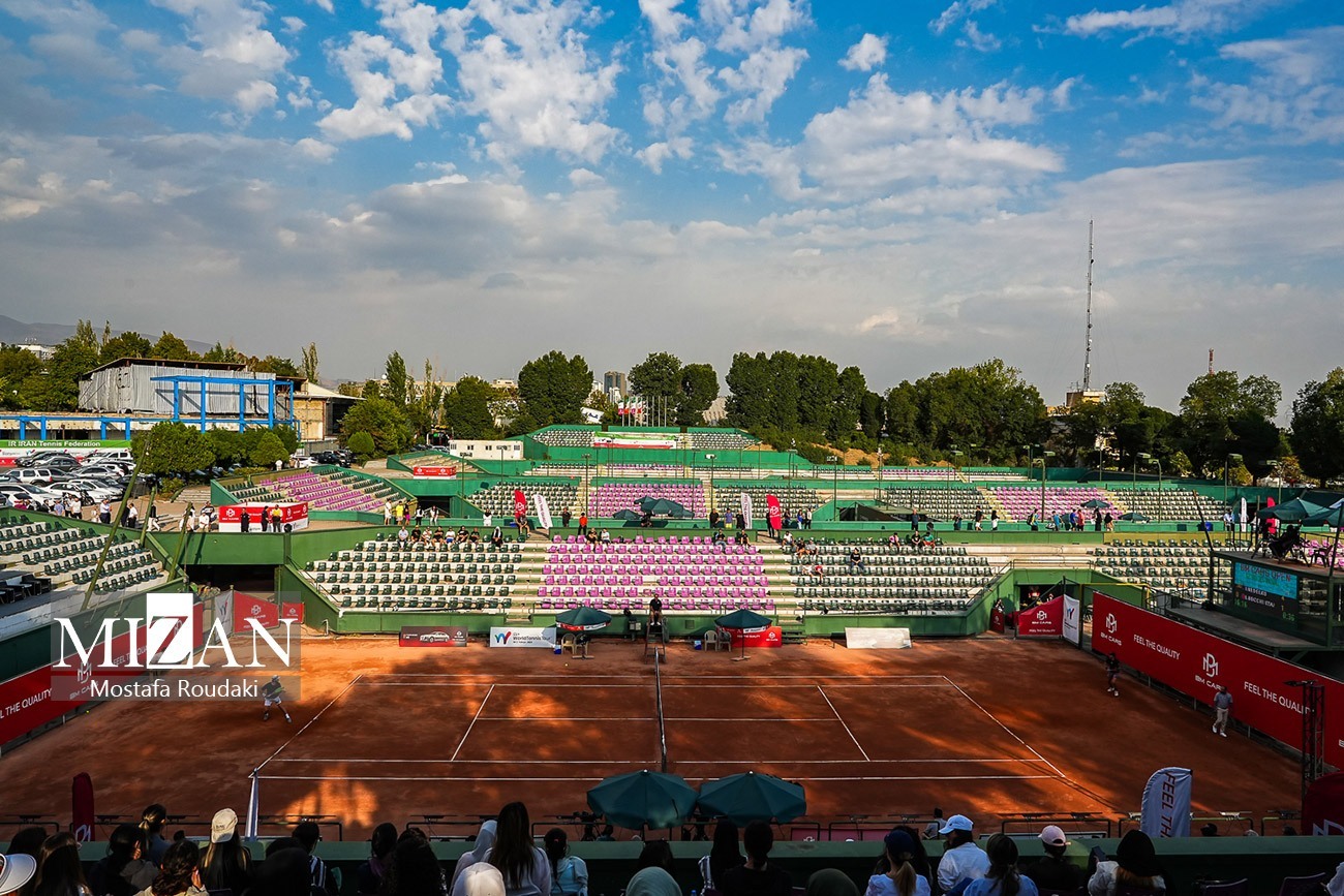 باران آمد و زمین خیس شد، حالا بروید خانه! / کشاورز: زمینی که باید در اختیار فدراسیون باشد را به ما ساعتی اجاره می‌دهند