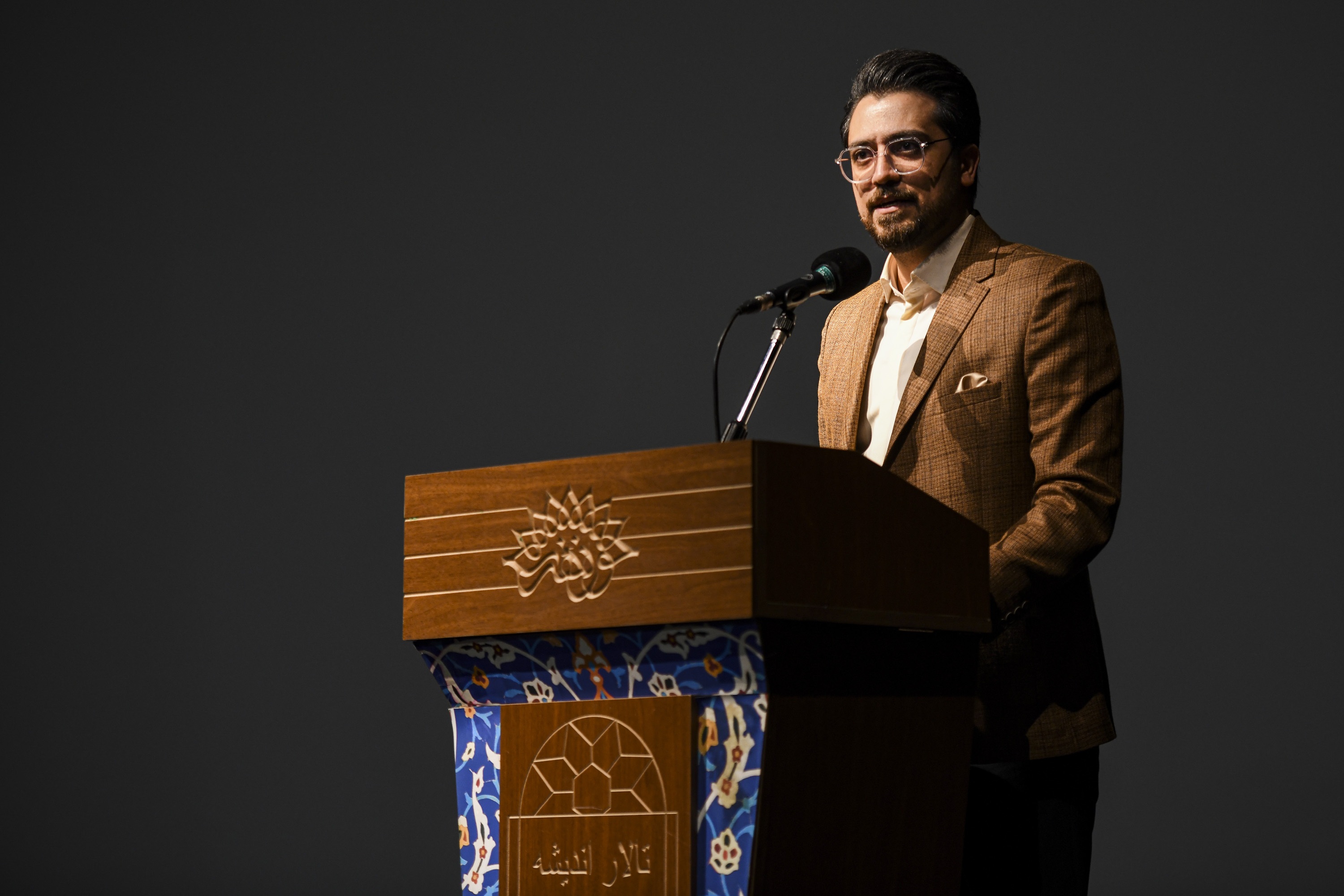 اظهار‌نظر کارشناسان، مشاوران و وکلای قوه قضاییه درباره «در آغوش درخت» 