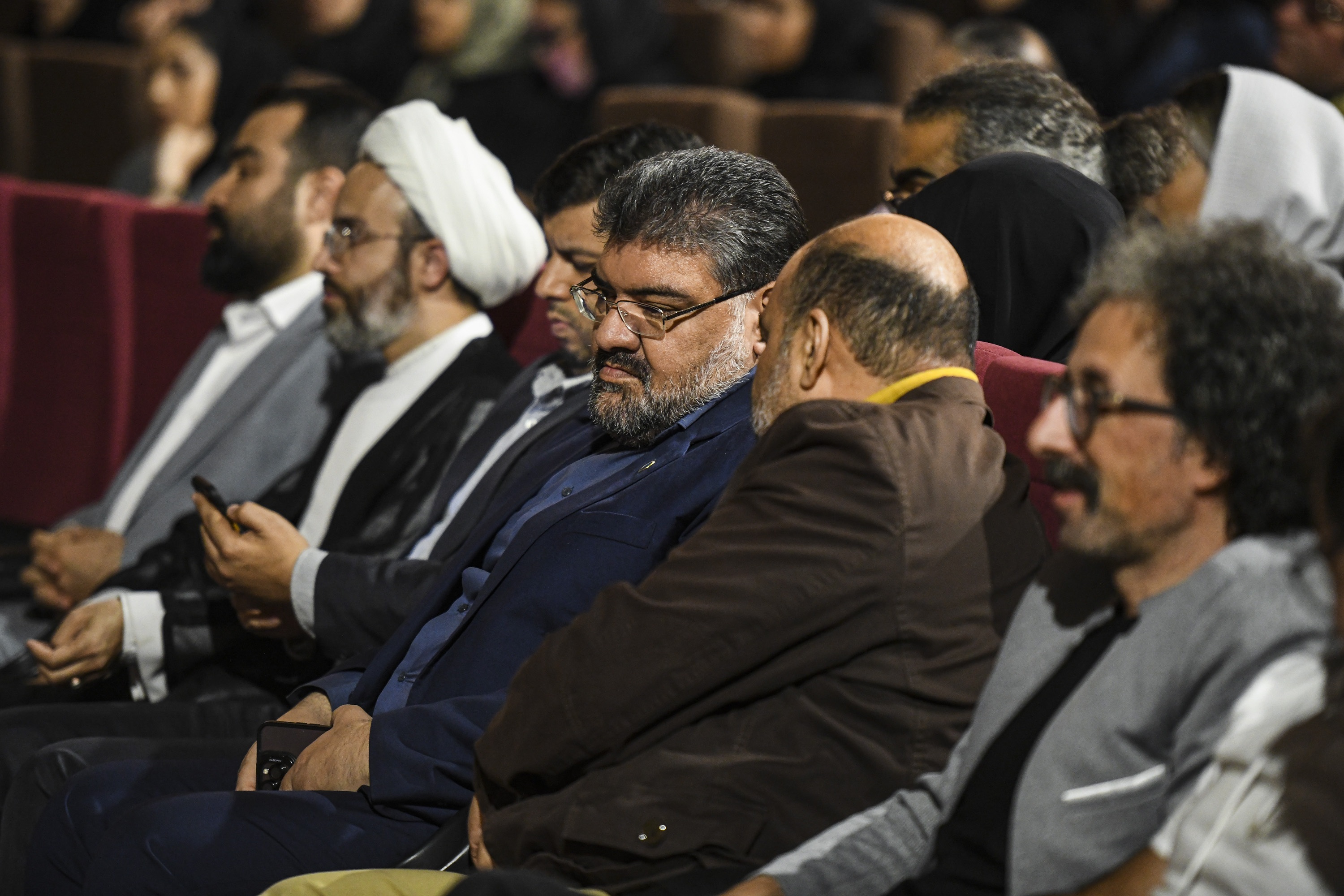 اظهار‌نظر کارشناسان، مشاوران و وکلای قوه قضاییه درباره «در آغوش درخت» 