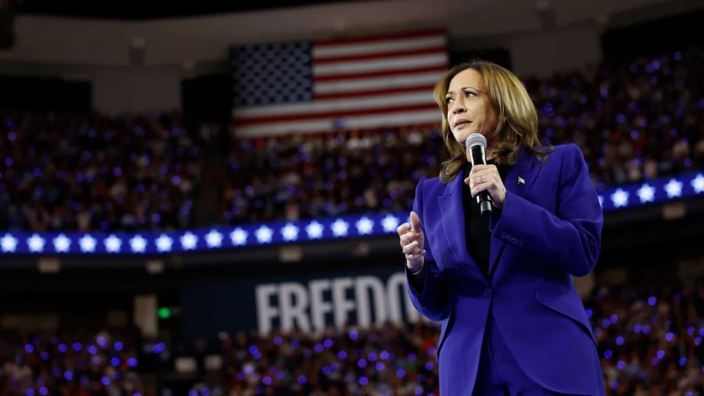 توافق نامزدهای انتخاباتی برای برگزاری مناظره؛ کیفرخواست جدید علیه ترامپ صادر شد