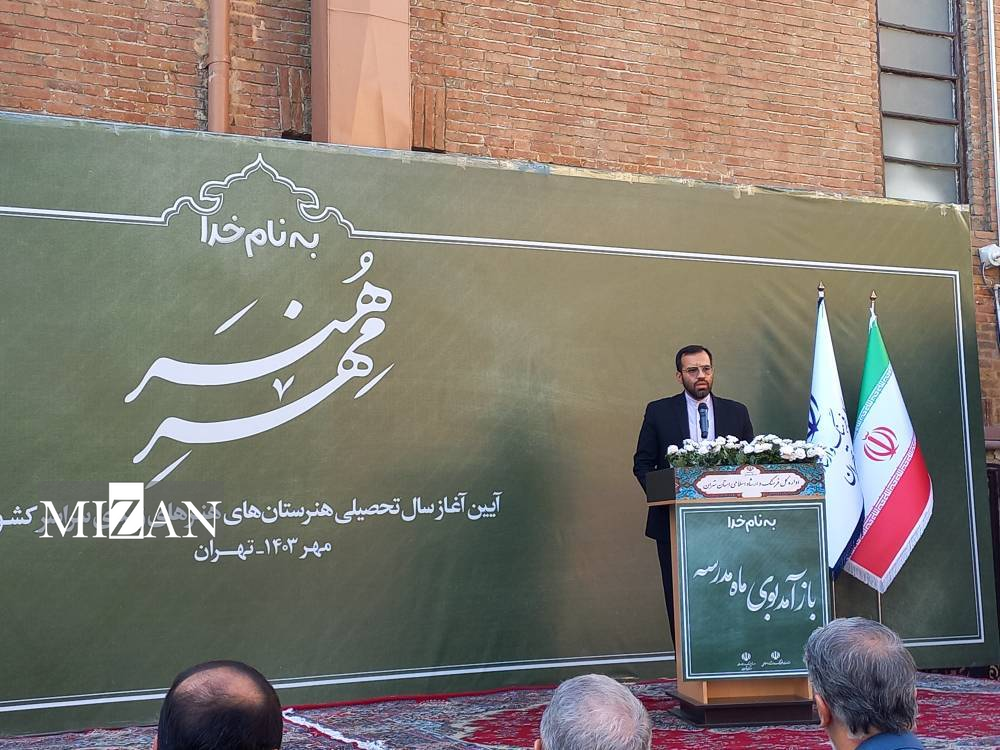 صالحی: فضای آموزشی، استاد و خلاقیت عناصرتربیت یک هنرمند است/ انتقاد فضای توسعه را برای آموزشگاه‌ها به دنبال دارد