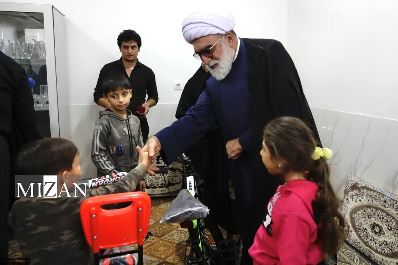 حجت‌الاسلام والمسلمین مروی: ماموریت دارم تاسف و تاثر عمیق رهبر انقلاب را به خانواده‌های داغدیده معدن طبس منتقل کنم