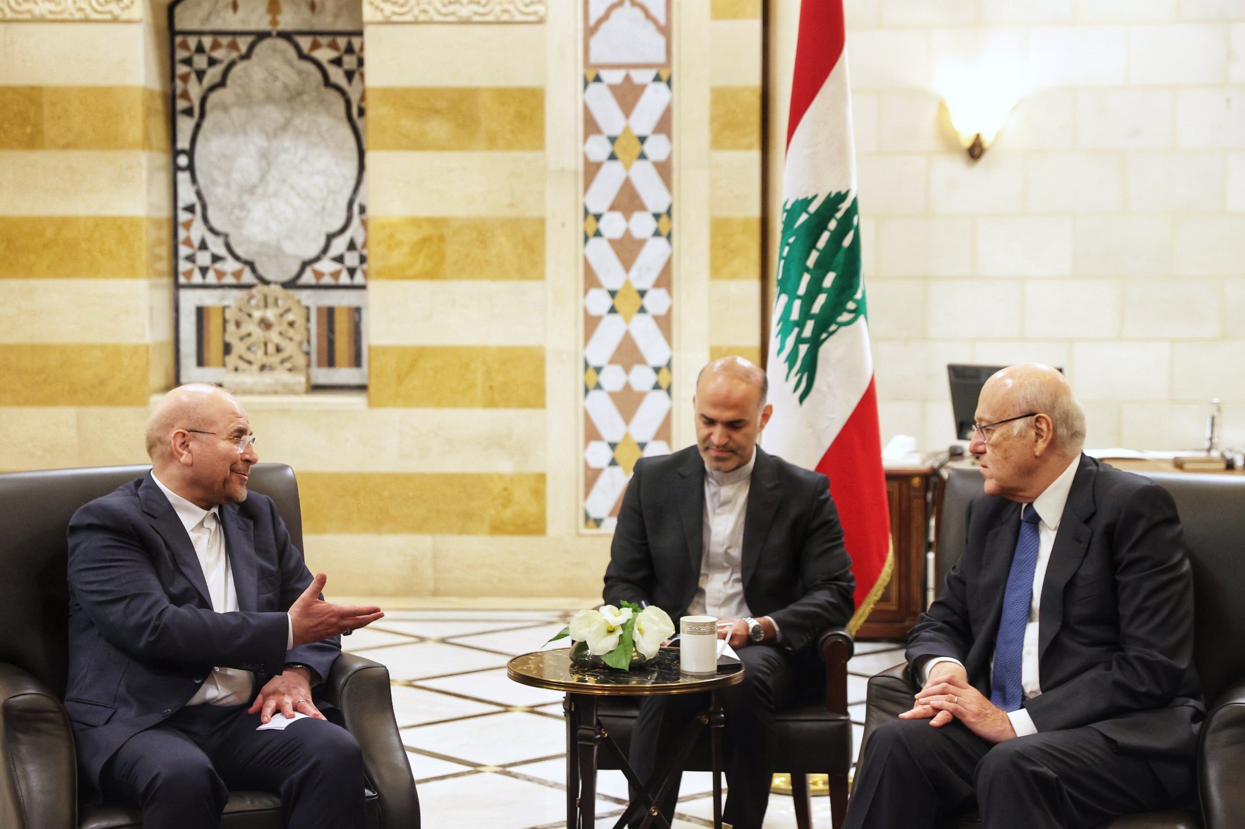 آخرین اخبار از سفر قالیباف به لبنان/ حضور رئیس مجلس شورای اسلامی در ضاحیه بیروت آخرین اخبار از سفر قالیباف به لبنان/ حضور رئیس مجلس شورای اسلامی در ضاحیه بیروت