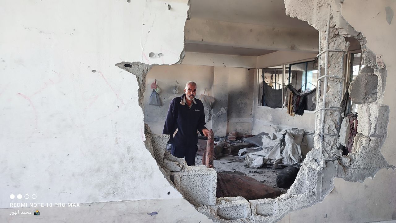 بمباران چادرهای اسکان آوارگان در بیمارستان الاقصی؛ دهها نفر شهید و مجروح شدند بمباران چادرهای اسکان آوارگان در بیمارستان الاقصی؛ دهها نفر شهید و مجروح شدند