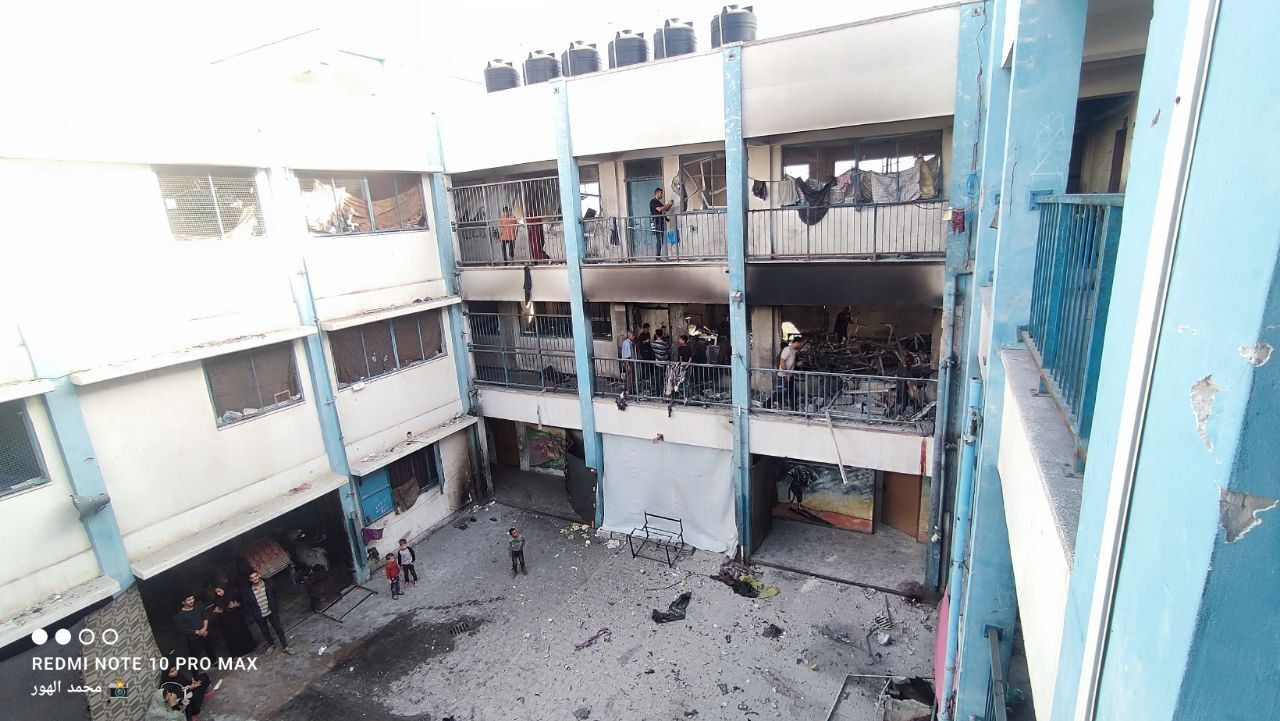 بمباران چادرهای اسکان آوارگان در بیمارستان الاقصی؛ دهها نفر شهید و مجروح شدند بمباران چادرهای اسکان آوارگان در بیمارستان الاقصی؛ دهها نفر شهید و مجروح شدند