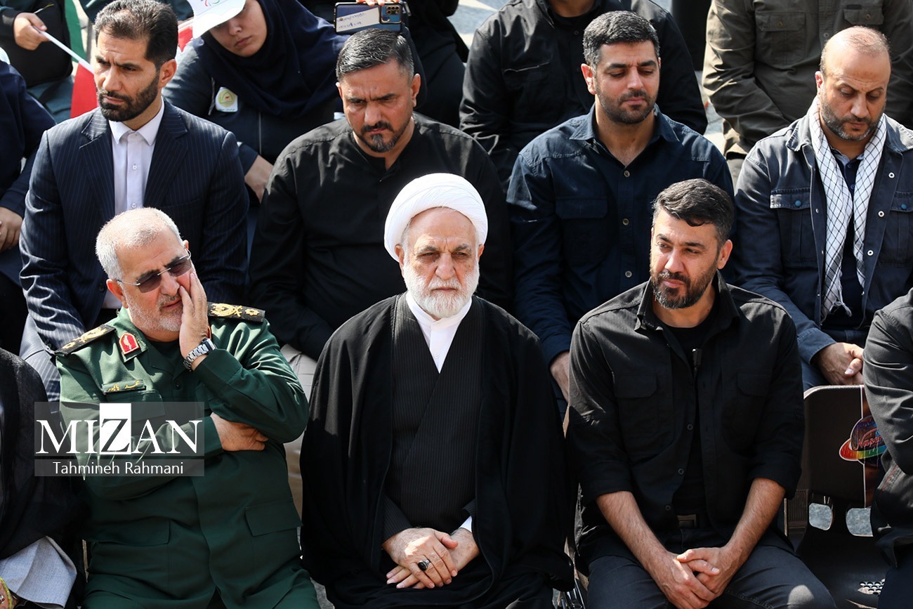 وداع مردم تهران با پیکر شهید نیلفروشان؛ حضور سردار قاآنی در مراسم تشییع وداع مردم تهران با پیکر شهید نیلفروشان؛ حضور سردار قاآنی در مراسم تشییع