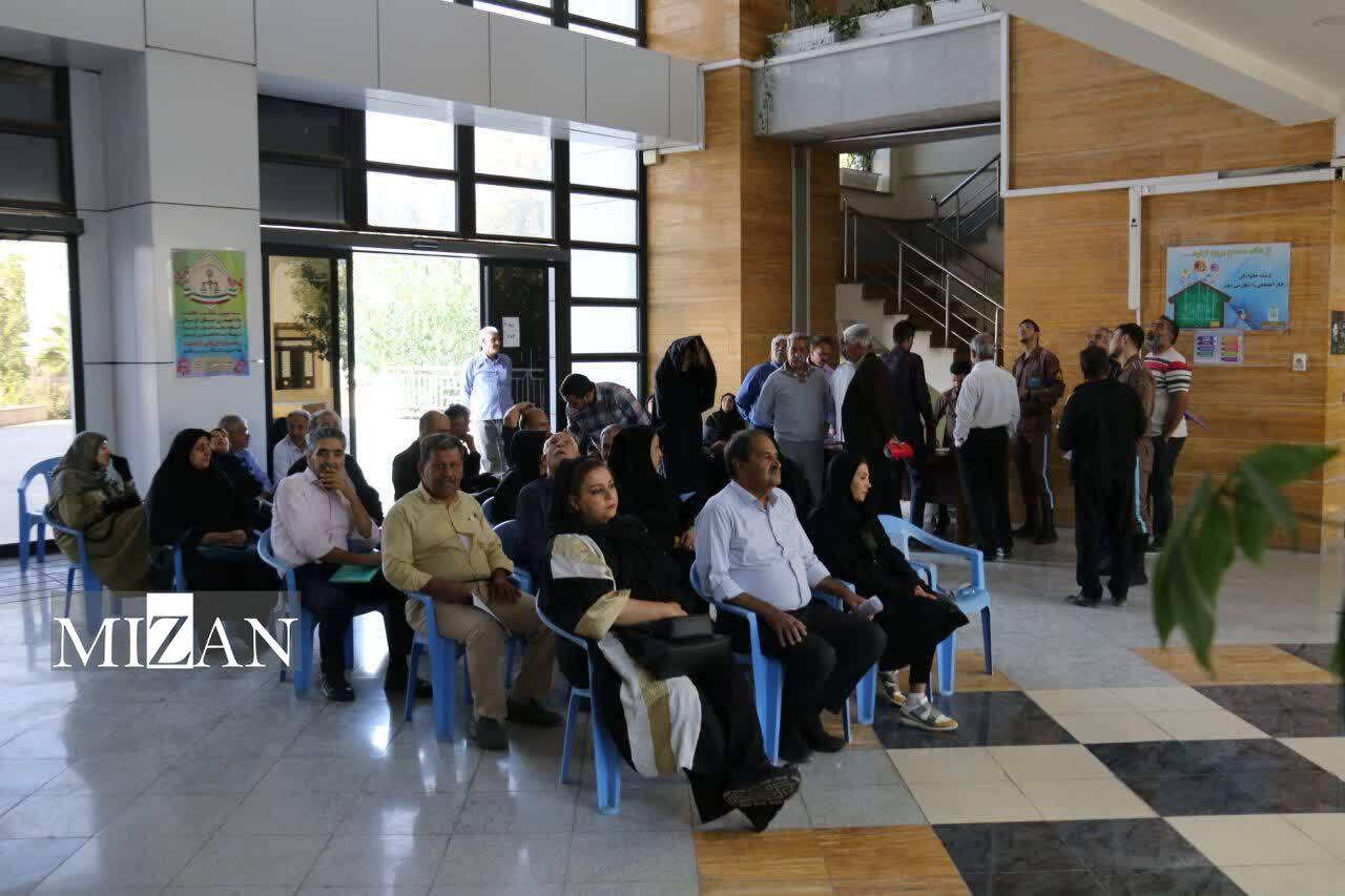 مسئولان قضایی استان کرمان به درخواستهای حقوقی و قضایی ۱۰۵ نفر از مراجعان رسیدگی کردند مسئولان قضایی استان کرمان به درخواستهای حقوقی و قضایی ۱۰۵ نفر از مراجعان رسیدگی کردند