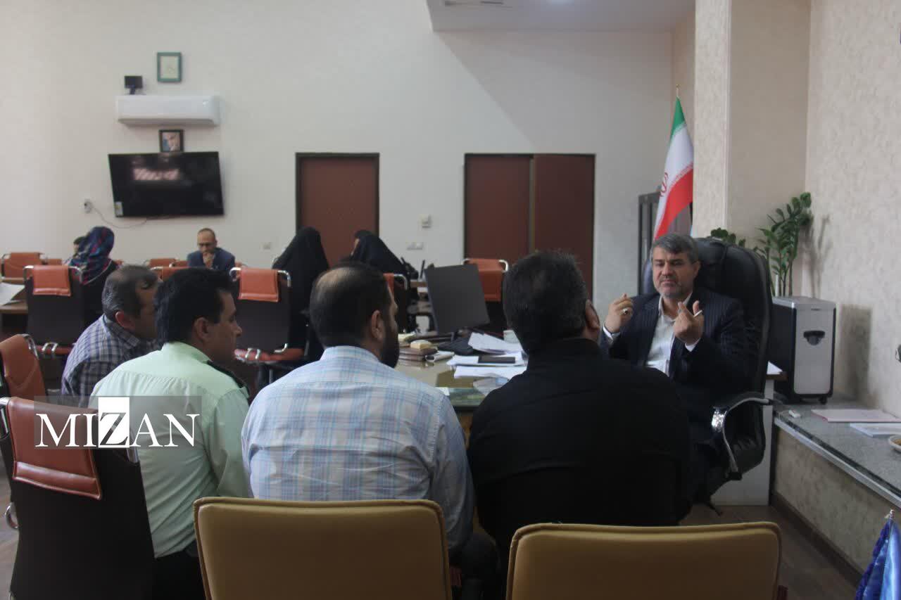 مسئولان قضایی استان کرمان به درخواستهای حقوقی و قضایی ۱۰۵ نفر از مراجعان رسیدگی کردند مسئولان قضایی استان کرمان به درخواستهای حقوقی و قضایی ۱۰۵ نفر از مراجعان رسیدگی کردند