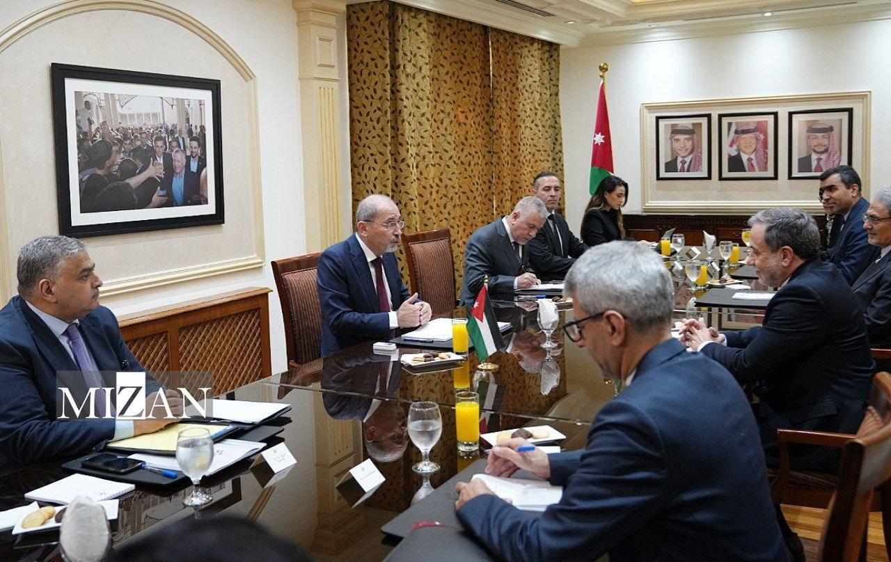 سفر وزیر امور خارجه به اردن؛ عراقچی با همتای اردنی دیدار کرد