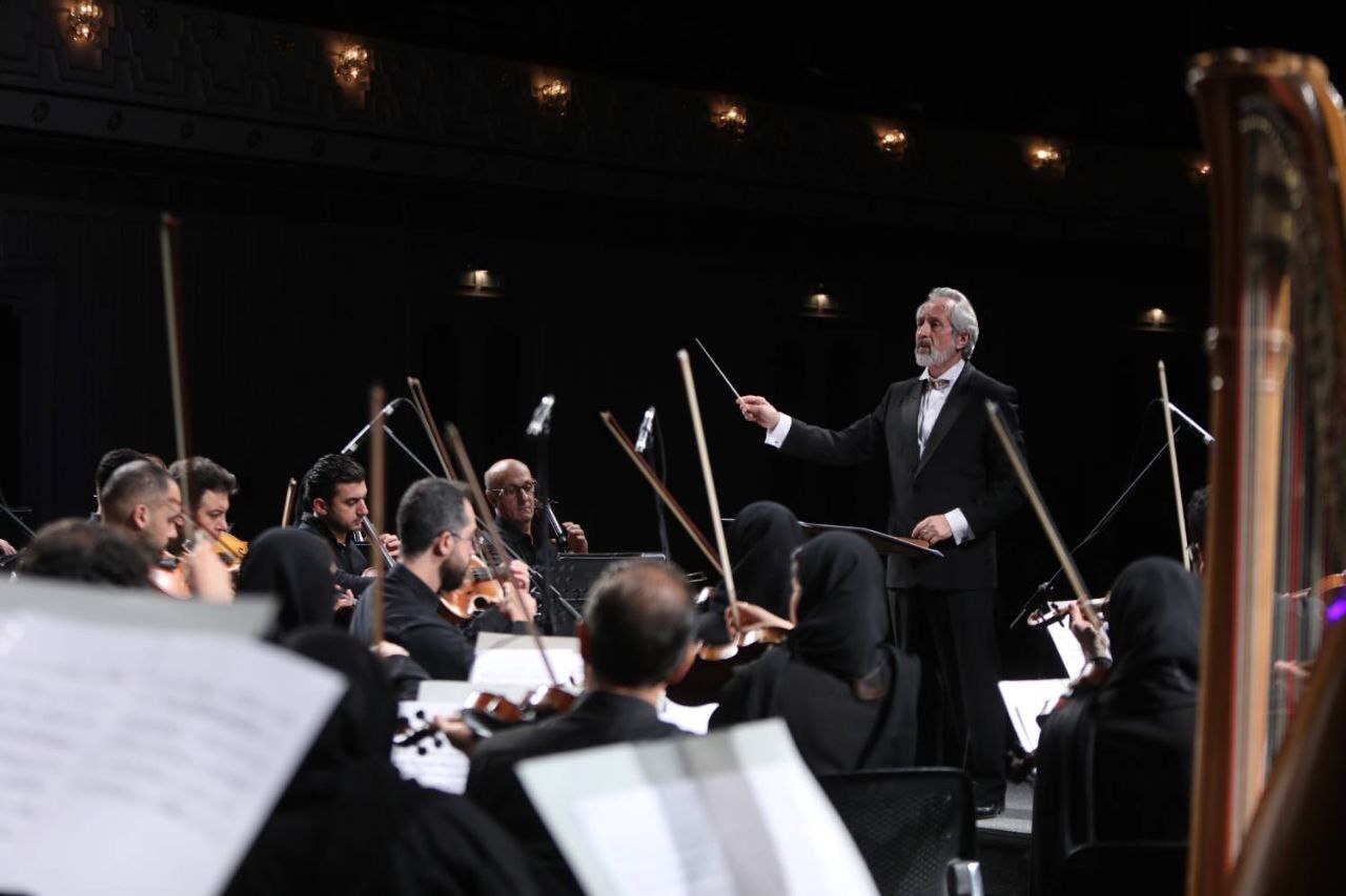 ارکستر ملی در تالار وحدت پایکوبی کرد