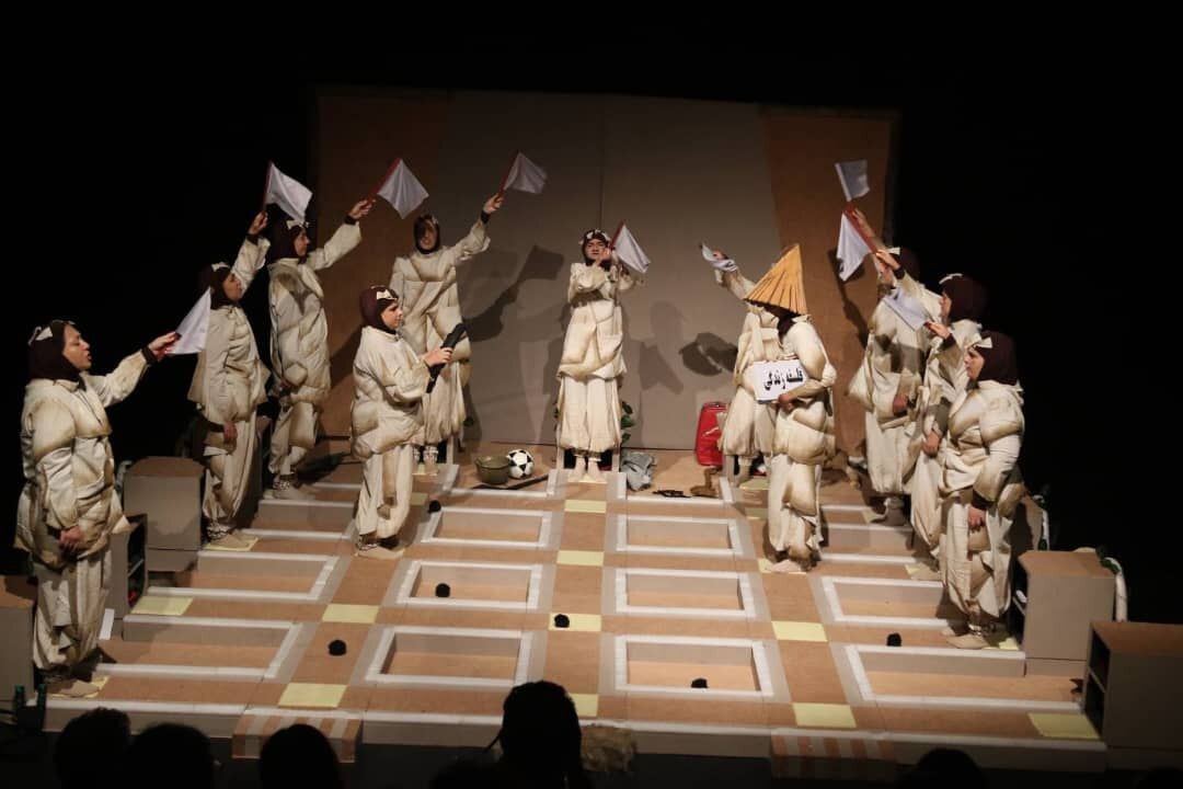 «قلادهای برای یک سگ مرده» در پردیس شهرزاد اجرا میشود «قلادهای برای یک سگ مرده» در پردیس شهرزاد اجرا میشود