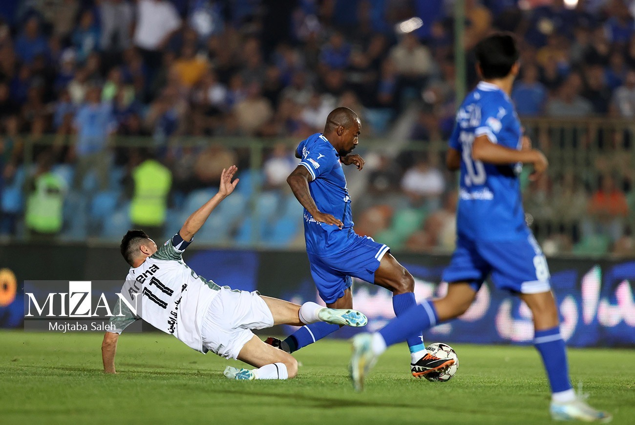 همدانی: انتخاب موسیمانه ریسکِ بزرگ مدیران کوچک استقلال است/ شهریاری فوتبال نمی‌فهمد و سمیعی هم یک ماکتِ هیچ‌کاره است