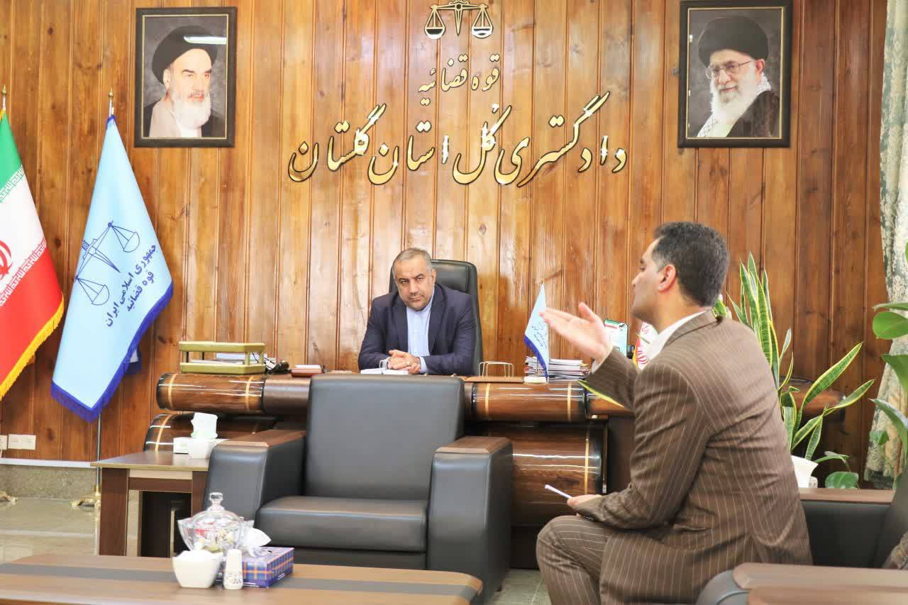 ادای احترام مسئولان قضایی گلستان به ایثارگران دادگستری استان 