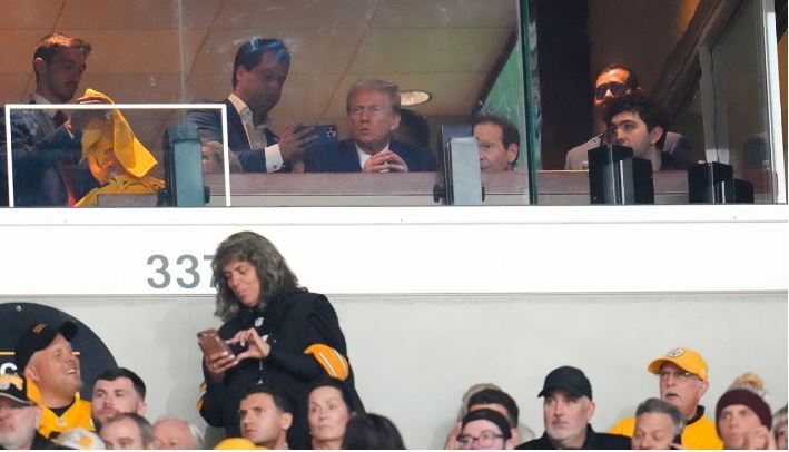 کارزار‌های انتخاباتی هریس و ترامپ در ایالت‌های کلیدی؛ نظرسنجی‌ها رقابت نزدیک را نشان می‌دهند