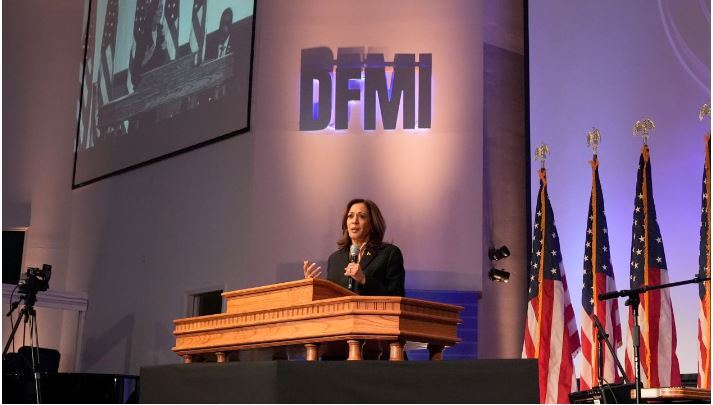 کارزار‌های انتخاباتی هریس و ترامپ در ایالت‌های کلیدی؛ نظرسنجی‌ها رقابت نزدیک را نشان می‌دهند