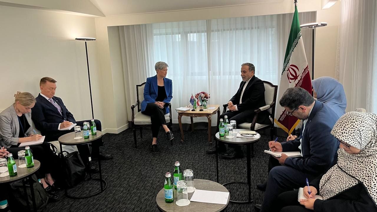 دیدار و گفتگوی عراقچی با همتایان خود از کشور‌های مختلف