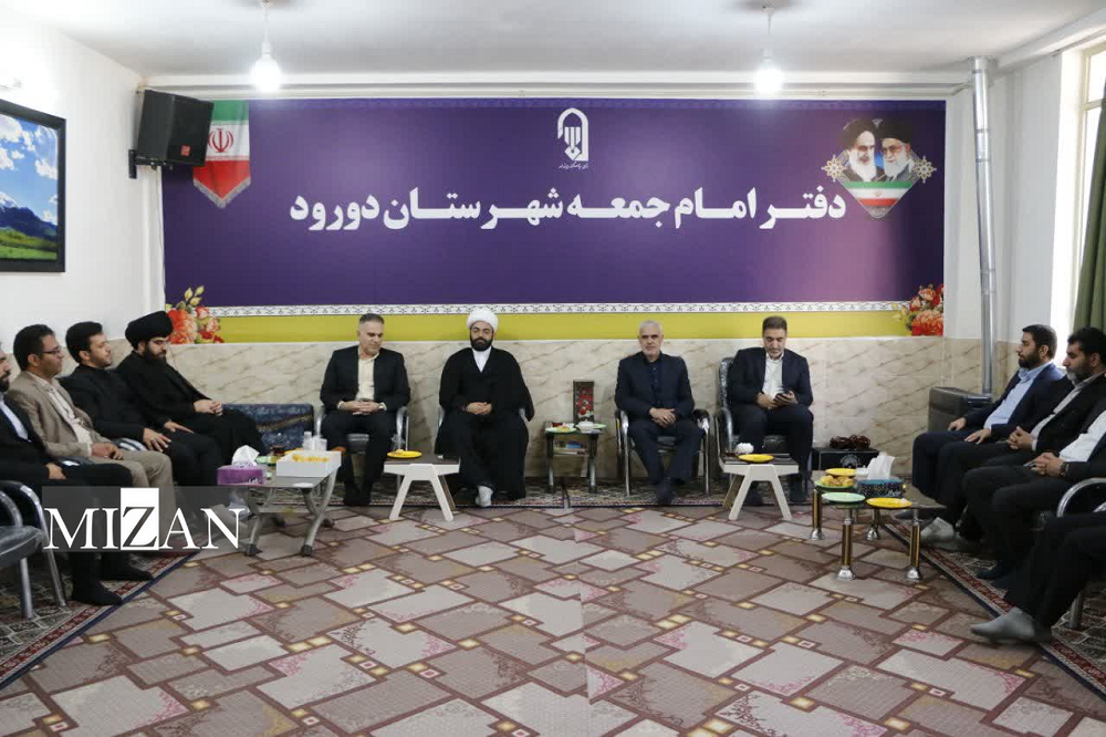 آیین تکریم و معارفه دادستان عمومی و انقلاب شهرستان دورود برگزار شد