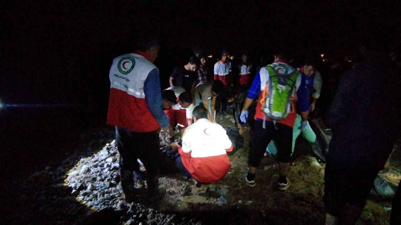 طغیانرودخانه هلیل جیرفت بر اثر بارش شدید باران/جانباختن ۹ نفر درپی وقوع سیل طغیانرودخانه هلیل جیرفت بر اثر بارش شدید باران/جانباختن ۹ نفر درپی وقوع سیل