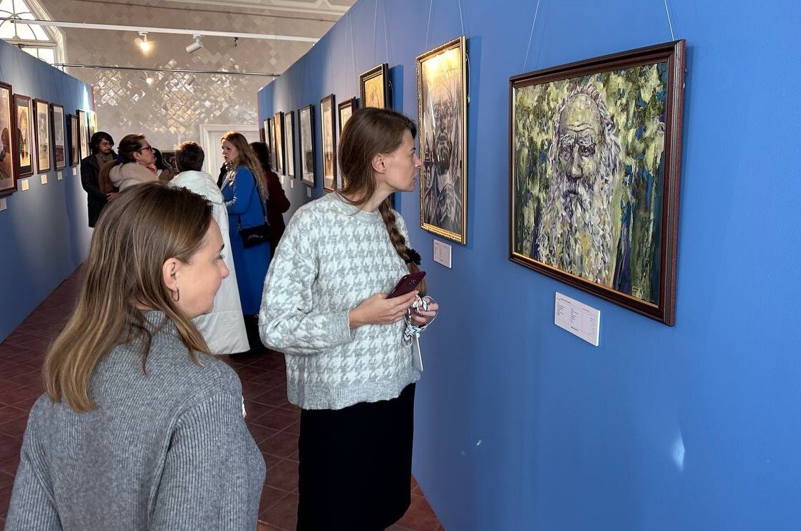 ۲۰۰ هنرمند از ایران و روسیه برای دوستی ایران و روسیه نقاشی کردند