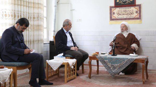 دومین سفر استانی رئیس جمهور به قم/ پزشکیان با مراجع عظام دیدار کرد دومین سفر استانی رئیس جمهور به قم/ پزشکیان با مراجع عظام دیدار کرد