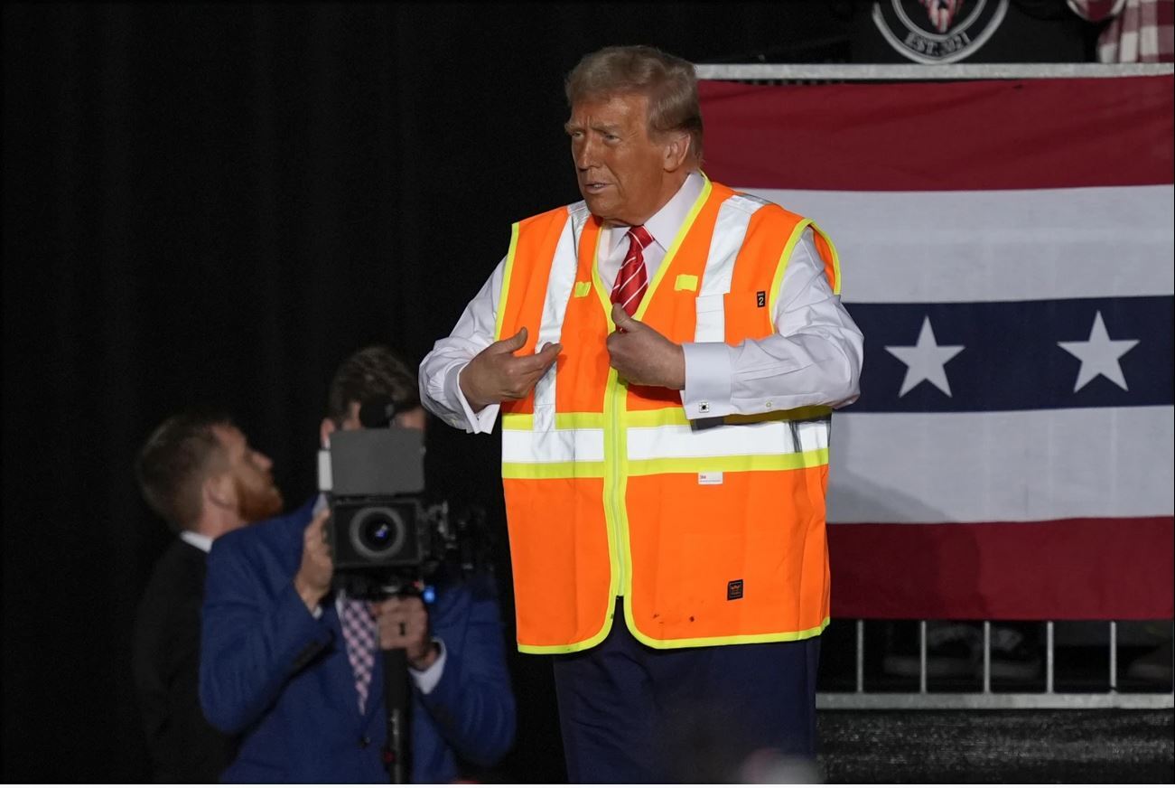 آخرین اخبار و حواشی انتخابات آمریکا ۲۰۲۴/ ترامپ با کامیون زباله در ویسکانسین حاضر شد