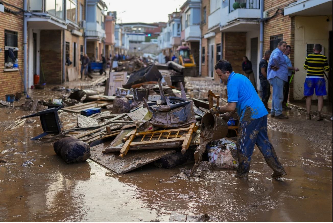 افزایش تلفات سیل در اسپانیا به حدود ۱۰۰ نفر؛ ۳ روز عزای عمومی اعلام شد