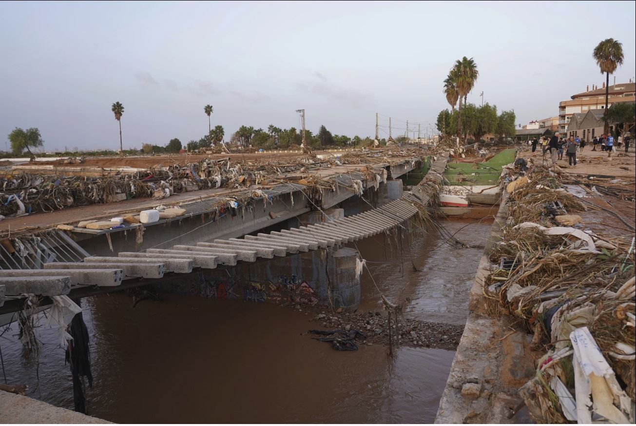 افزایش تلفات سیل در اسپانیا به حدود ۱۰۰ نفر؛ ۳ روز عزای عمومی اعلام شد