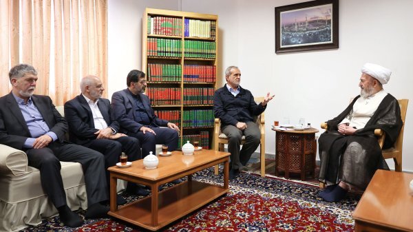 دومین سفر استانی رئیس جمهور به قم/ پزشکیان با مراجع عظام دیدار کرد دومین سفر استانی رئیس جمهور به قم/ پزشکیان با مراجع عظام دیدار کرد