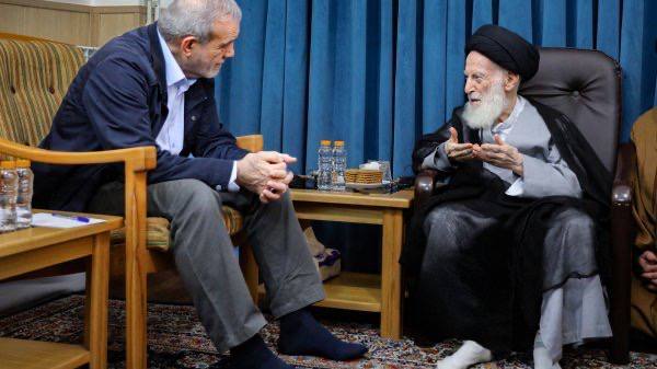 دومین سفر استانی رئیس جمهور به قم/ پزشکیان با مراجع عظام دیدار کرد دومین سفر استانی رئیس جمهور به قم/ پزشکیان با مراجع عظام دیدار کرد