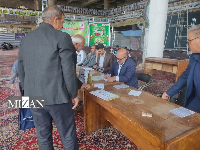 تلاش دادگستری لرستان برای رسیدگی به مشکلات مردم/ برپایی ۱۱۰ میز خدمت و ملاقات با ۲ هزار و ۶۰۰ نفر از مراجعان به دستگاه قضایی