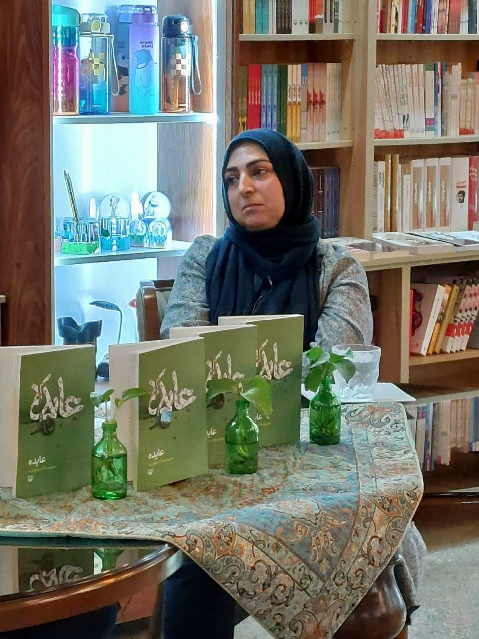 نشست نقد و بررسی کتاب «عایده» برگزار شد