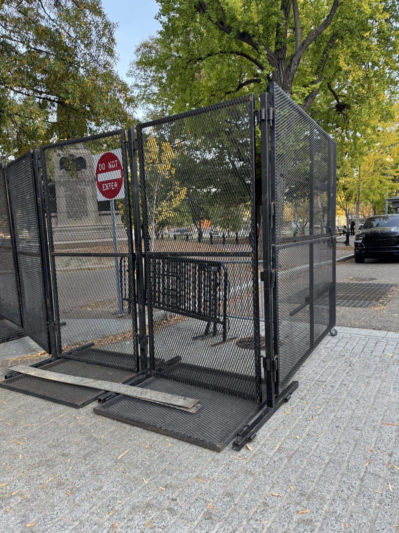 تدابیر امنیتی گسترده در آستانه انتخابات؛ اطراف کاخ سفید حصارکشی شد