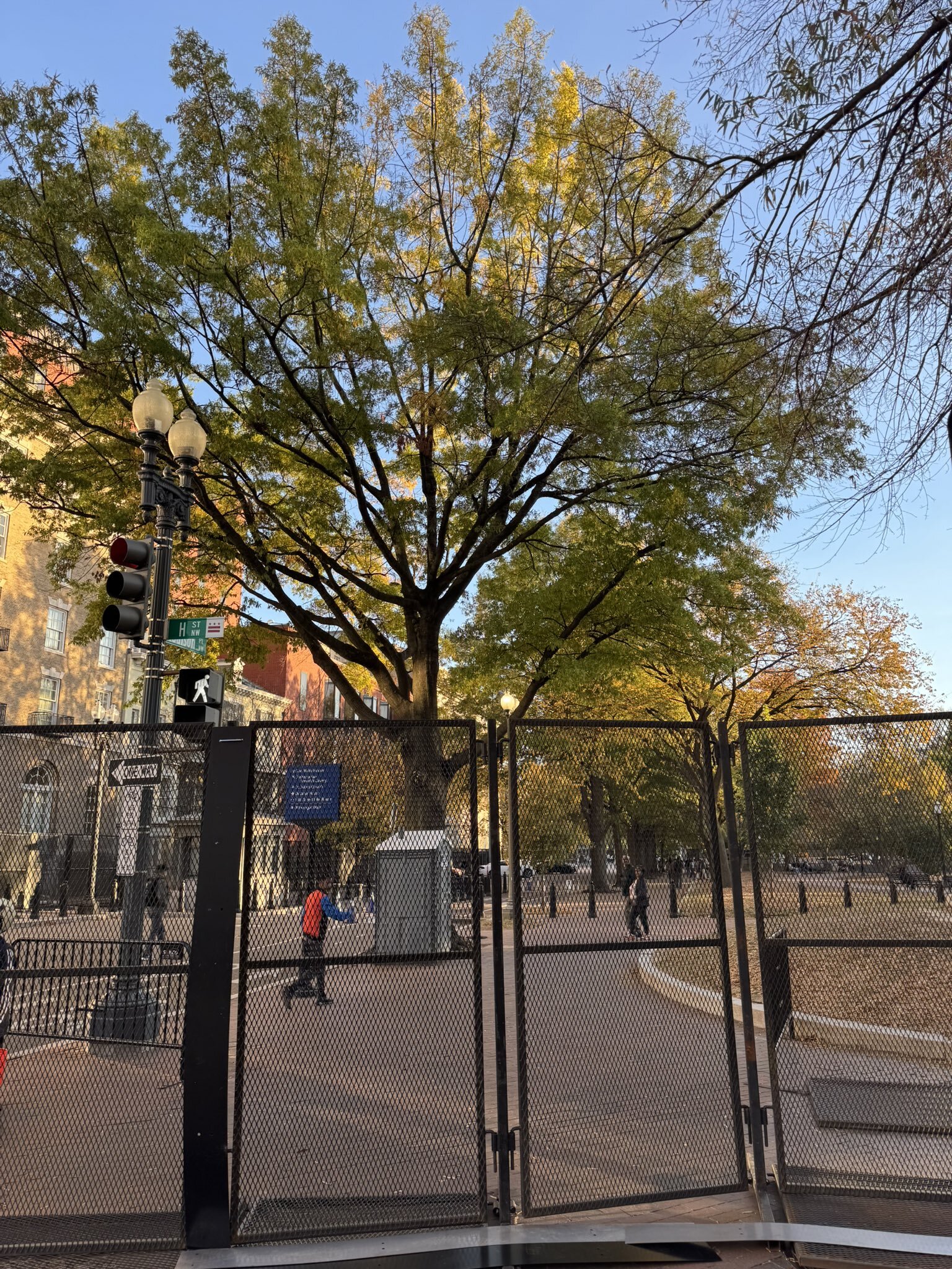 تدابیر امنیتی گسترده در آستانه انتخابات؛ اطراف کاخ سفید حصارکشی شد