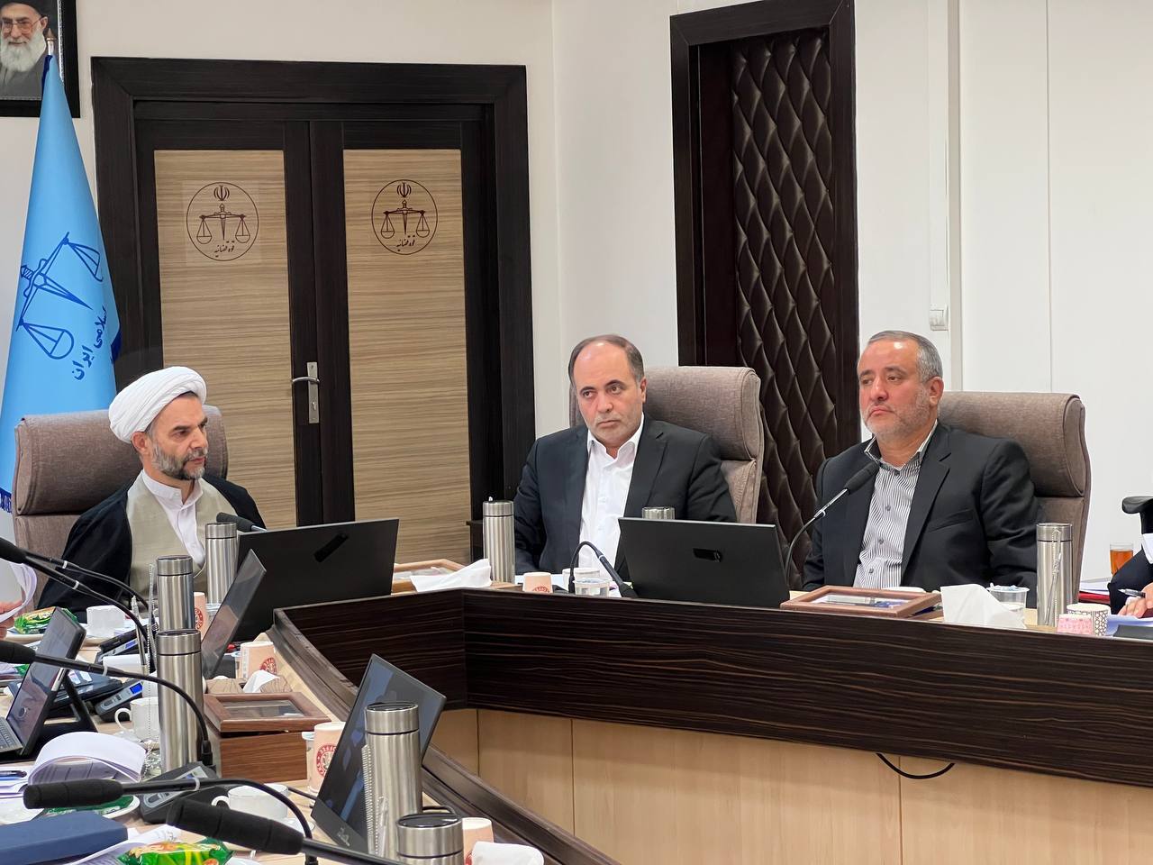 معاون اول قوه قضاییه: رفع مشکل ناترازی آب نیازمند همکاری متولیان امر است معاون اول قوه قضاییه: رفع مشکل ناترازی آب نیازمند همکاری متولیان امر است