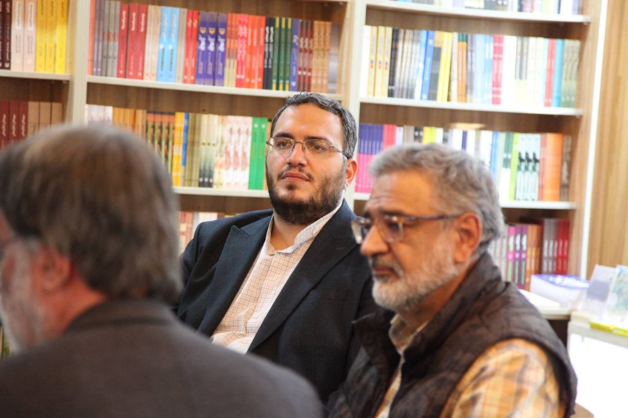 جشن انتشار کتاب «یادداشت‌های بی‌تاریخ» برگزار شد