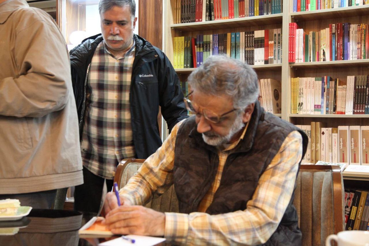 جشن انتشار کتاب «یادداشت‌های بی‌تاریخ» برگزار شد