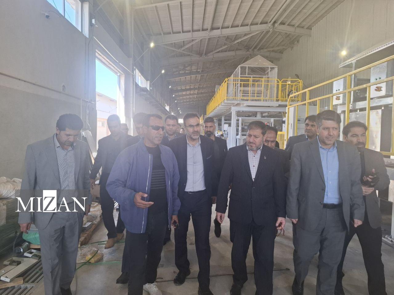 رئیس کل دادگستری استان ایلام از شهرک صنعتی ایوان بازدید کرد