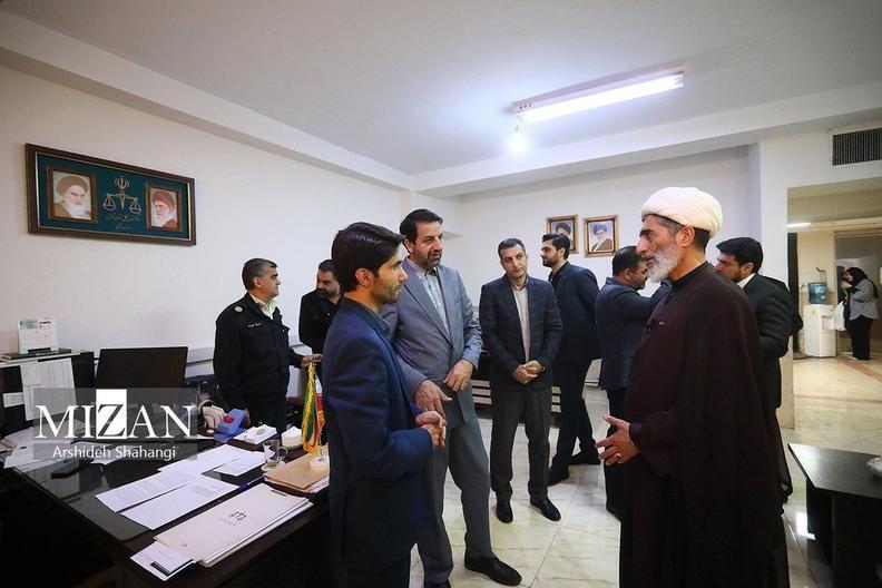 بازدید رئیس شوراهای حل اختلاف کشور از دادسرای عمومی و انقلاب ناحیه ۷ تهران اخبار هفته