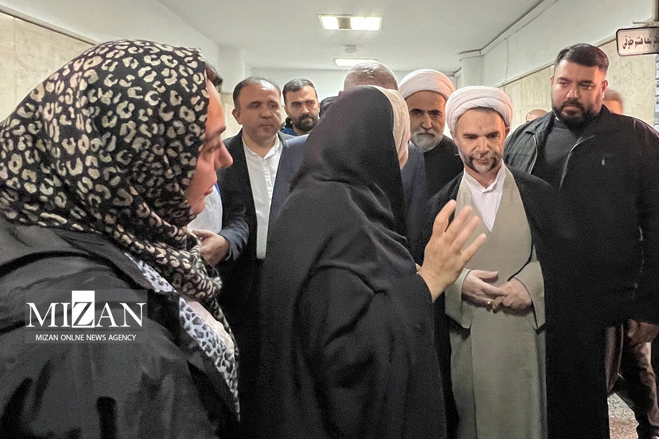 معاون اول قوه قضاییه از دادگستری شهرستان اسلامشهر بازدید کرد/ صدور دستور تشکیل ستاد اقتصاد مقاومتی برای حل مشکلات شهرک صنعتی چوب