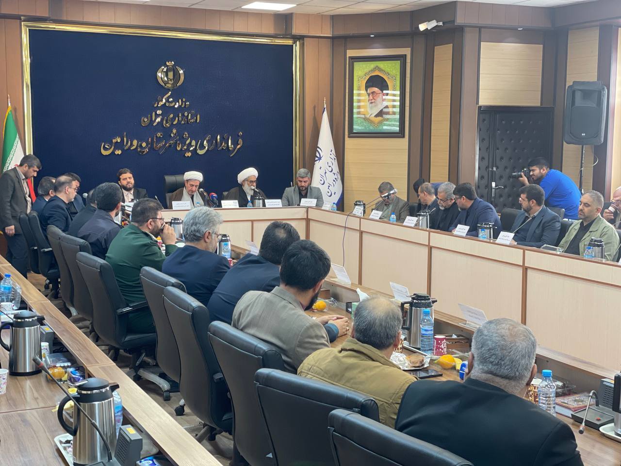 رئیس حفاظت و اطلاعات قوه قضاییه با امام جمعه سابق ورامین دیدار کرد/ حضور حجت الاسلام والمسلمین عبدالهی در جلسه شورای اداری ورامین رئیس حفاظت و اطلاعات قوه قضاییه با امام جمعه سابق ورامین دیدار کرد/ حضور حجت الاسلام والمسلمین عبدالهی در جلسه شورای اداری ورامین