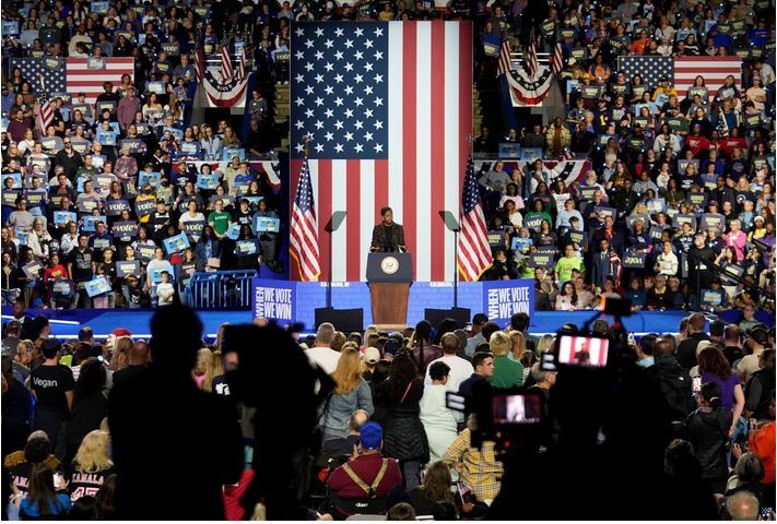 آخرین اخبار و حواشی انتخابات آمریکا ۲۰۲۴/ ادامه رقابت برابر هریس و ترامپ در نظرسنجی‌های سراسری