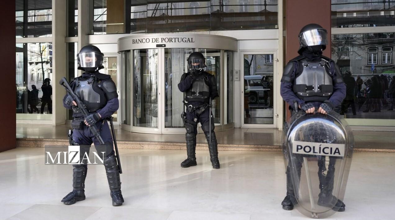 همهگیری خشونت و نژادپرستی پلیس در اروپا؛ معترضان پرتغالی به خیابانها رفتند همهگیری خشونت و نژادپرستی پلیس در اروپا؛ معترضان پرتغالی به خیابانها رفتند