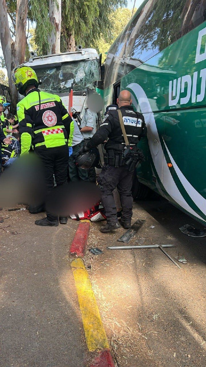 حادثه امنیتی در نزدیکی مقر موساد در تلآویو؛ دهها صهیونیست زخمی شدند حادثه امنیتی در نزدیکی مقر موساد در تلآویو؛ دهها صهیونیست زخمی شدند