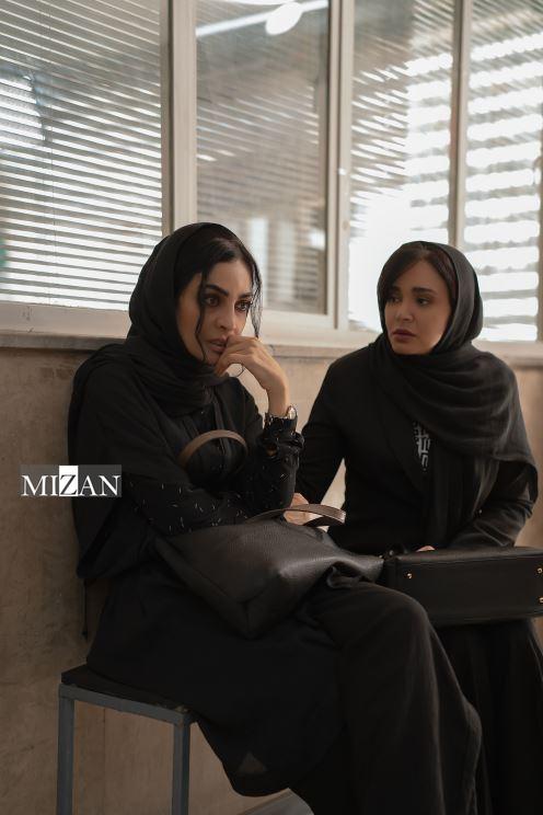 روز سرخ مقابل دوربین رفت